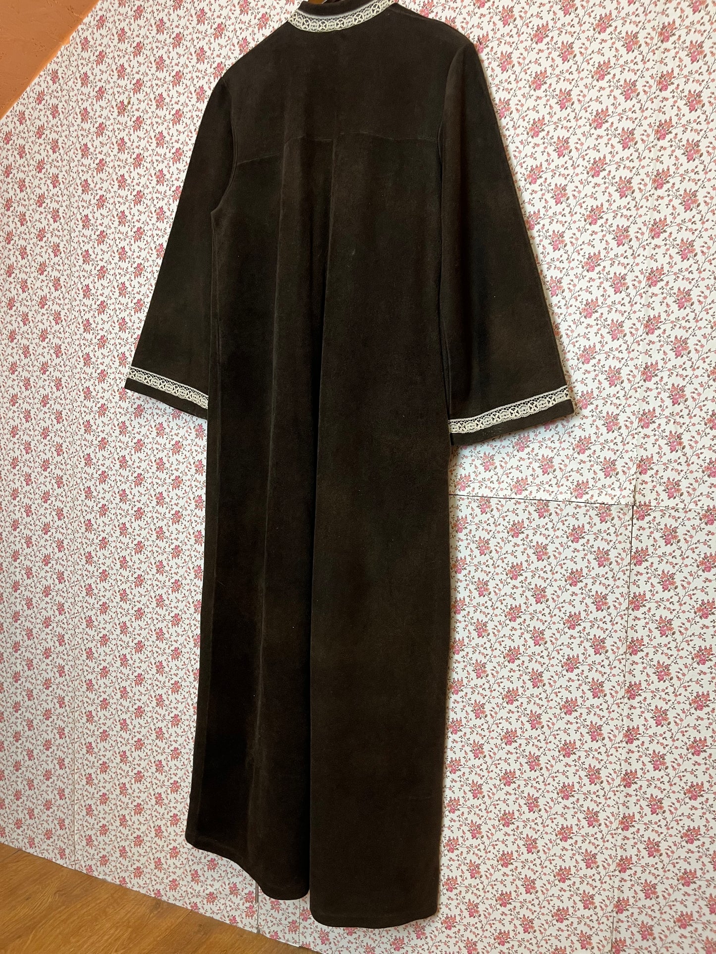 Vintage 1970s Velour Lace Trim Robe