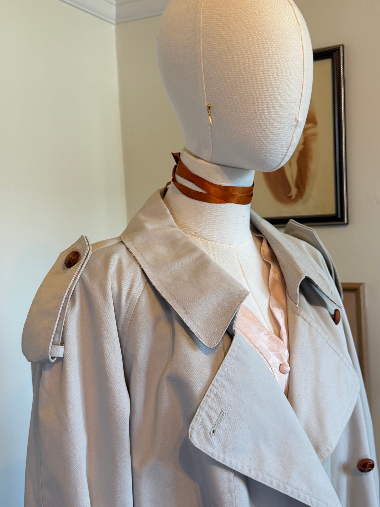 Vintage 1980s  Ecru French Trench Coat - Size Large