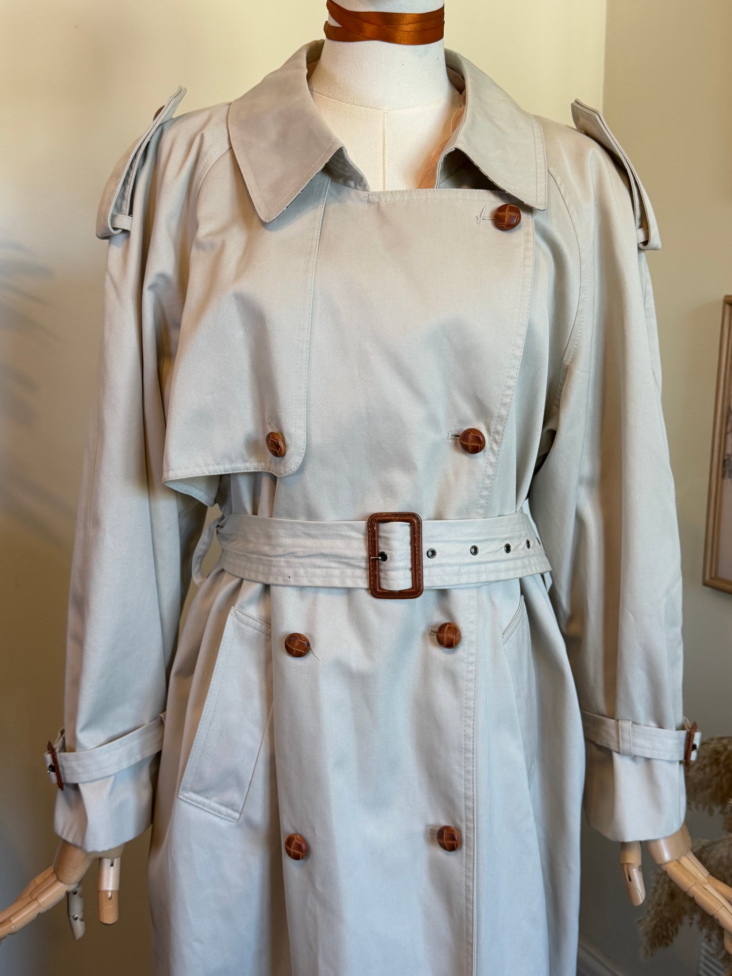 Vintage 1980s  Ecru French Trench Coat - Size Large