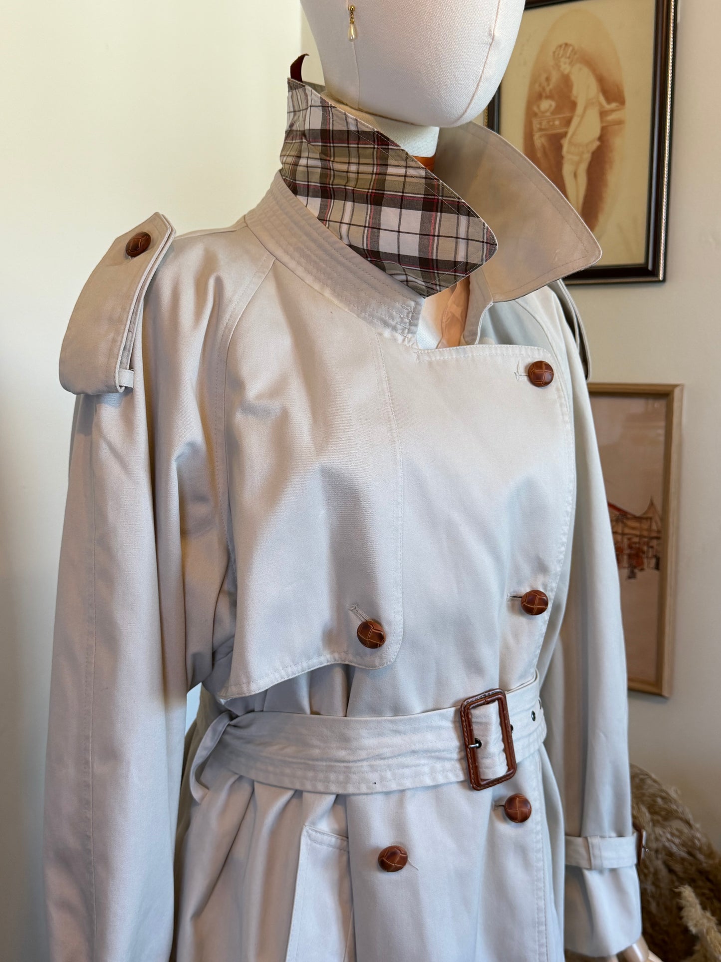 Vintage 1980s  Ecru French Trench Coat - Size Large
