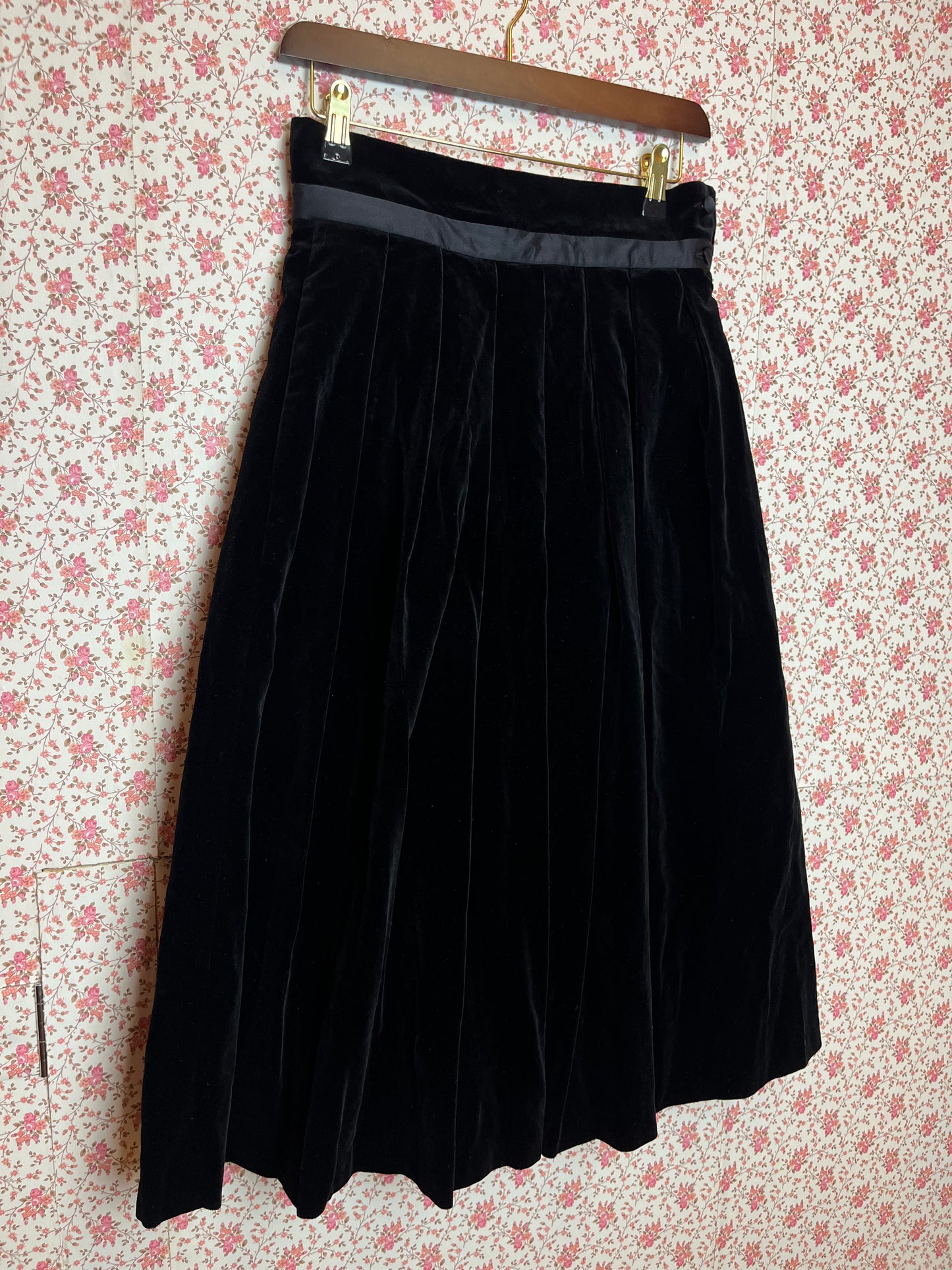 Vintage 1970s Black Cotton Velvet Full Pleated Midi Skirt.