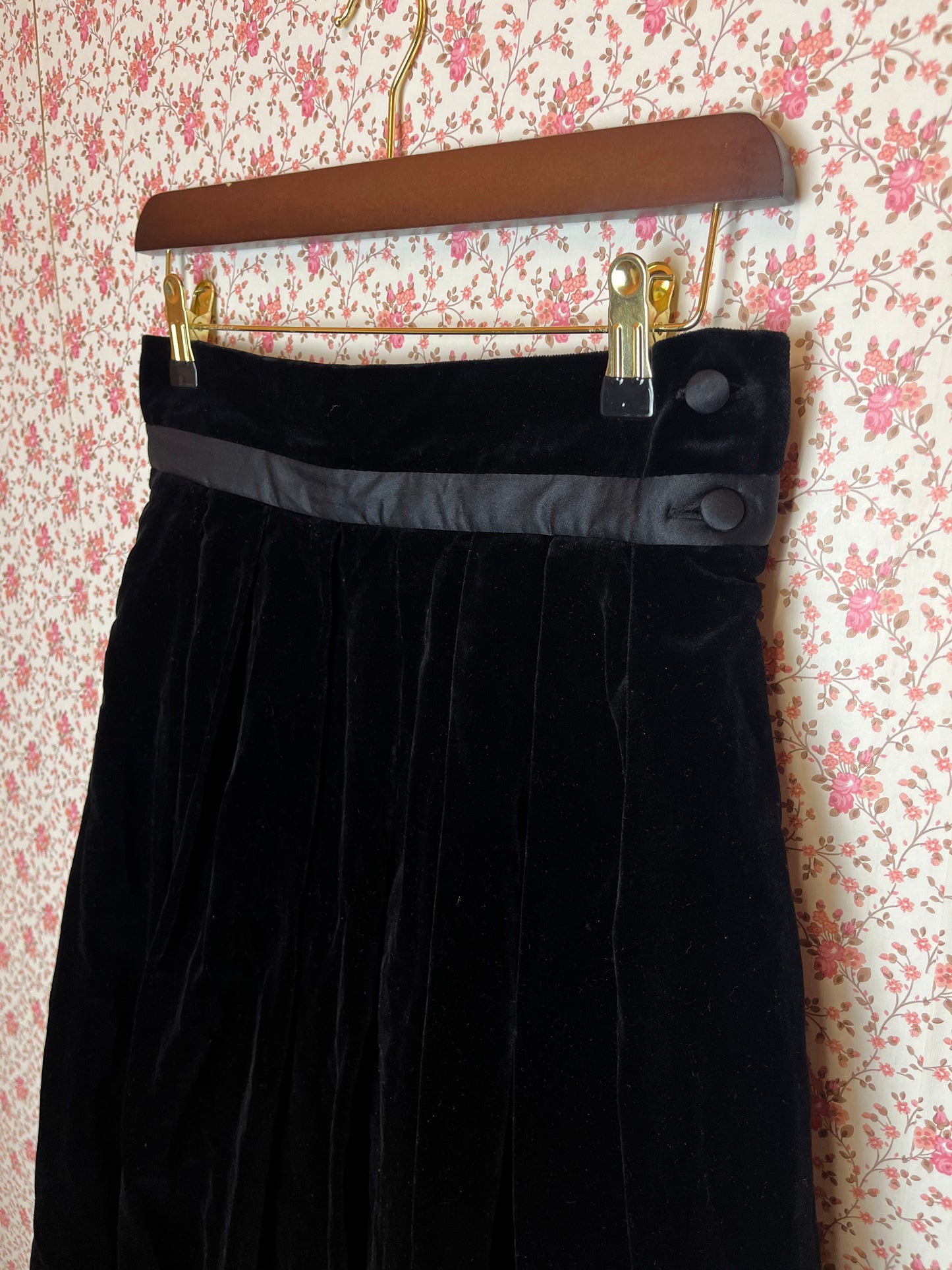 Vintage 1970s Black Cotton Velvet Full Pleated Midi Skirt.