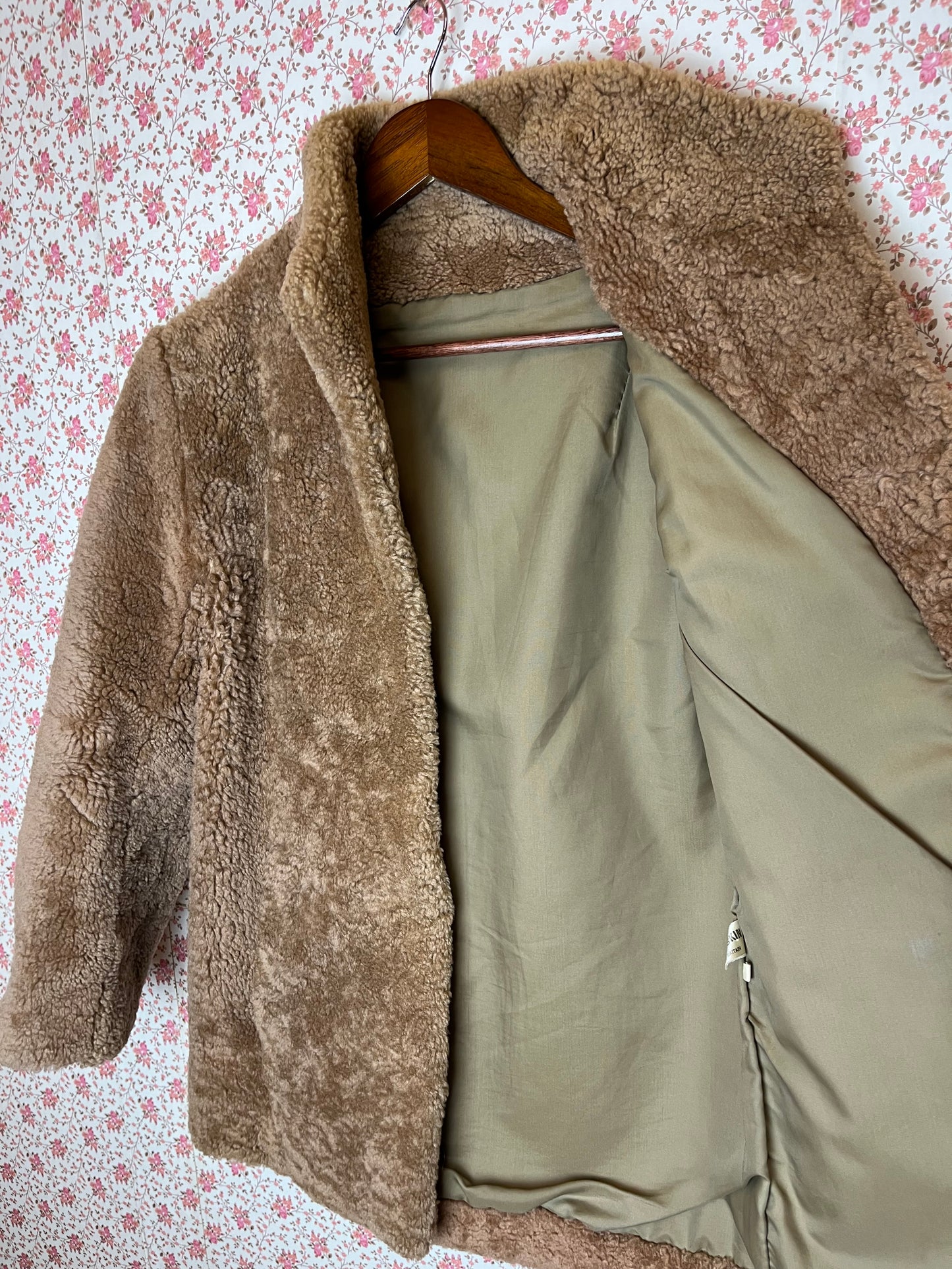 Vintage 1970s Caramel Full Lambskin Short Coat