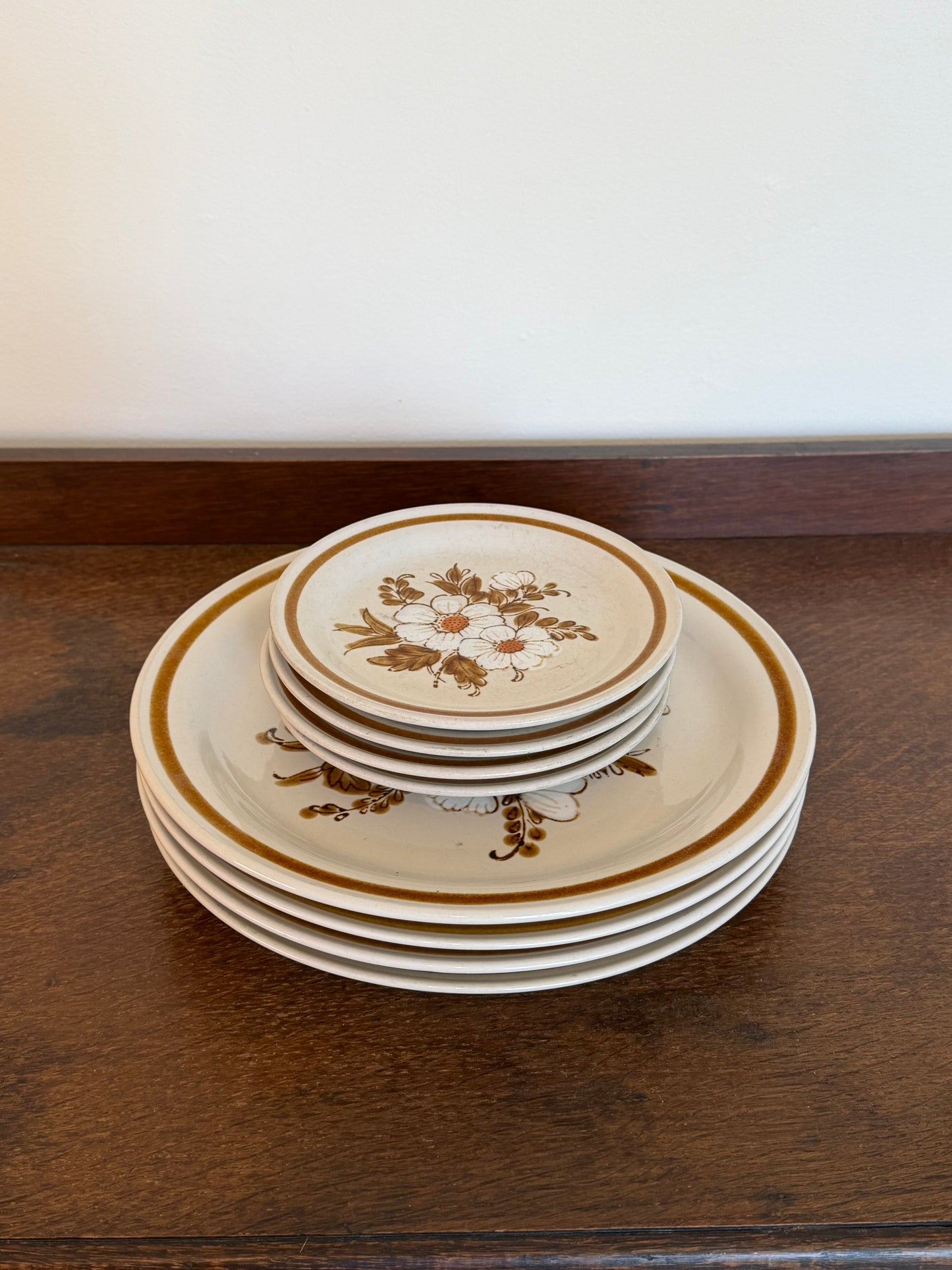 Vintage Japanese Mountain Wood Collection stoneware dinner and side plate set with brown floral design.