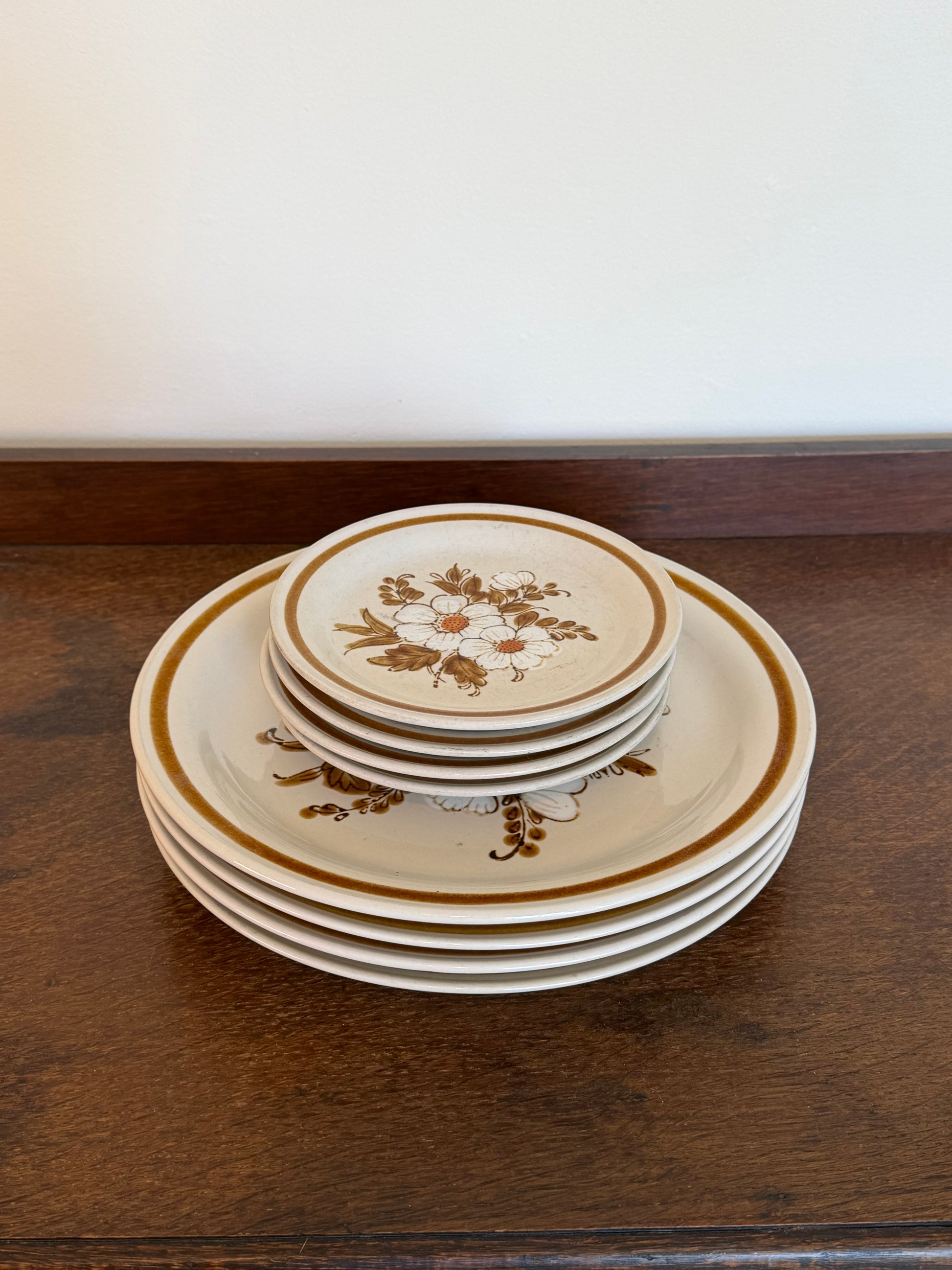 Vintage Japanese Mountain Wood Collection stoneware dinner and side plate set with brown floral design.