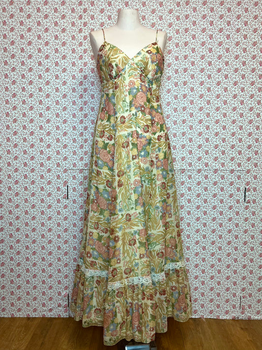 Beautiful Original Vintage 1970s Ladies Garment Union Handmade Floral Maxi Dress