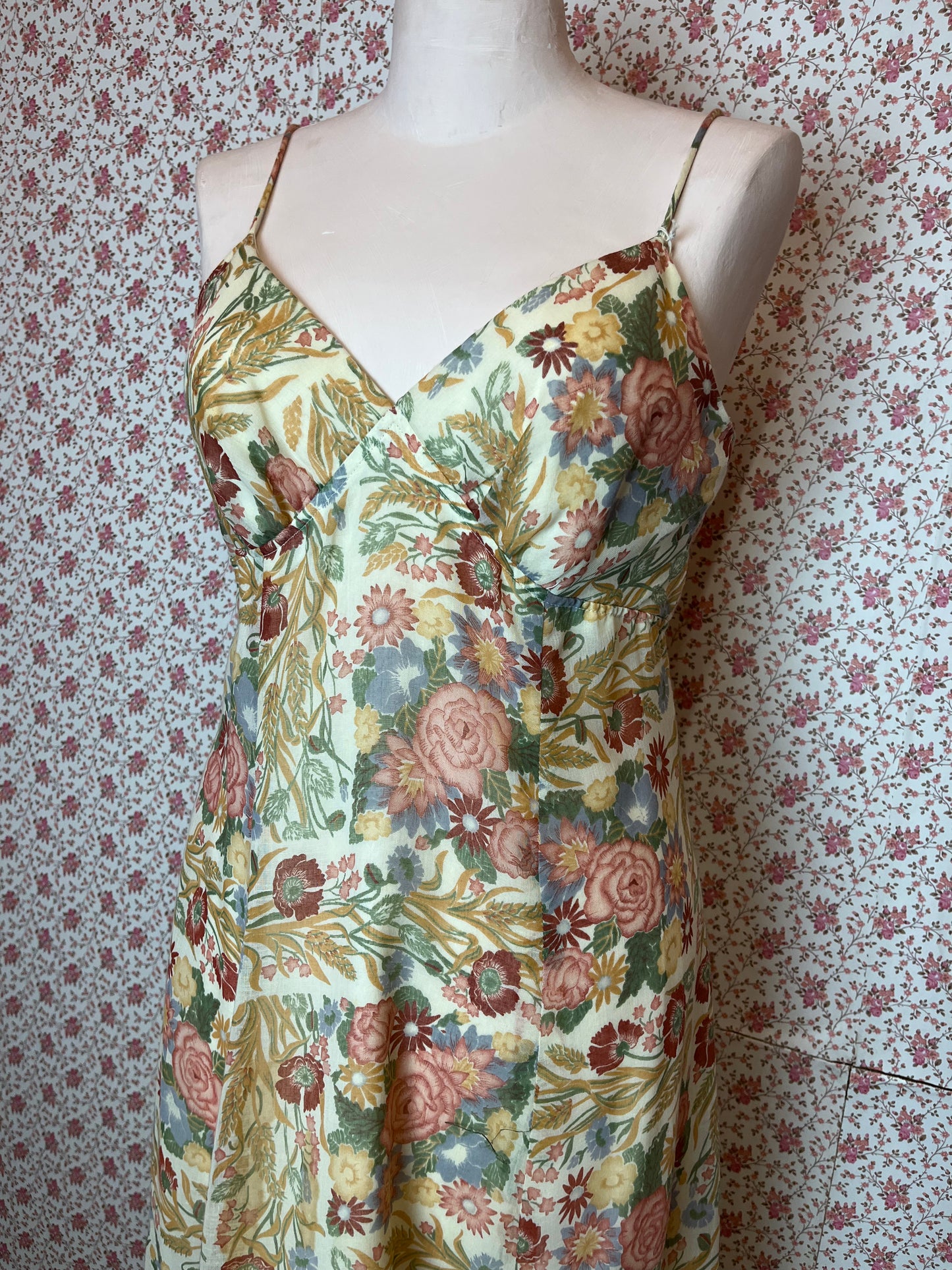 Beautiful Original Vintage 1970s Ladies Garment Union Handmade Floral Maxi Dress