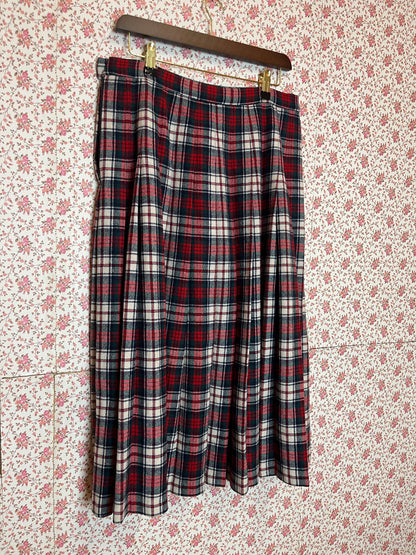 Vintage 1970s Authentic Mucduff Tartan Pure Wool Skirt