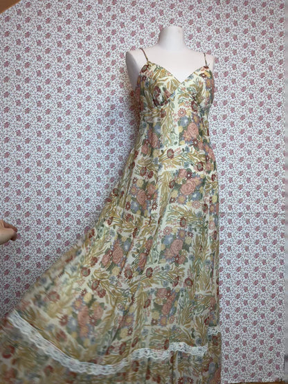 Beautiful Original Vintage 1970s Ladies Garment Union Handmade Floral Maxi Dress